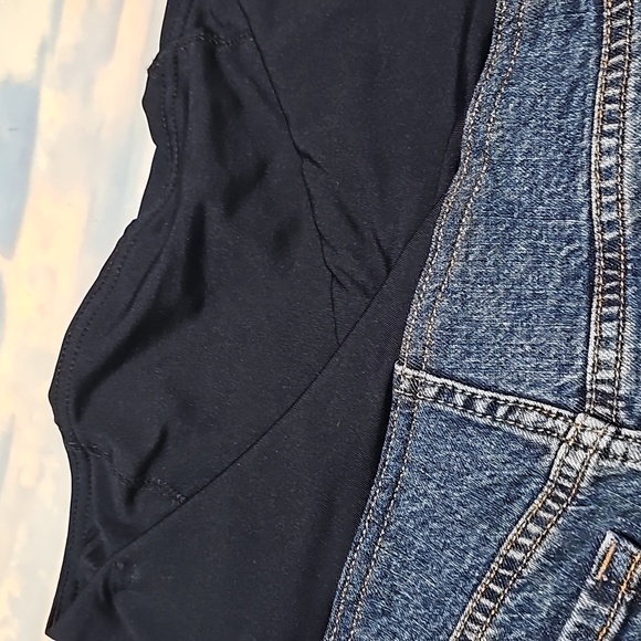 Isabel Maternity Crossover Panel Jean Shorts Size 2/26 NWT - Picture 7 of 9